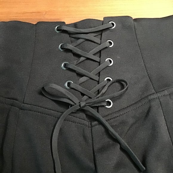 Lace up mini skirt - Picture 4 of 6